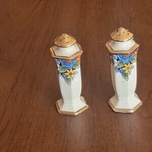 Vintage Japanese Salt and Pepper Shaker, Flower Pattern